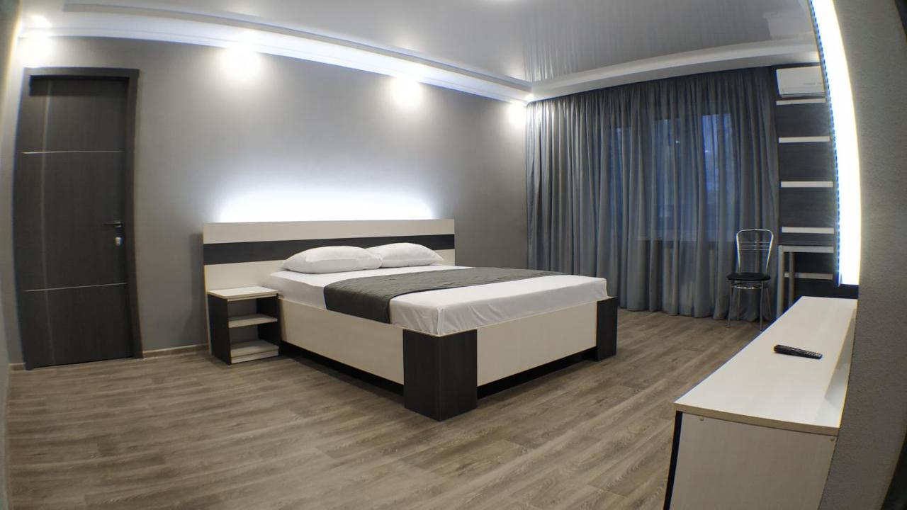 Двухкомнатный Люкс Центр Металлургов 19 Kr Apartments Krivoi Rog Exterior foto