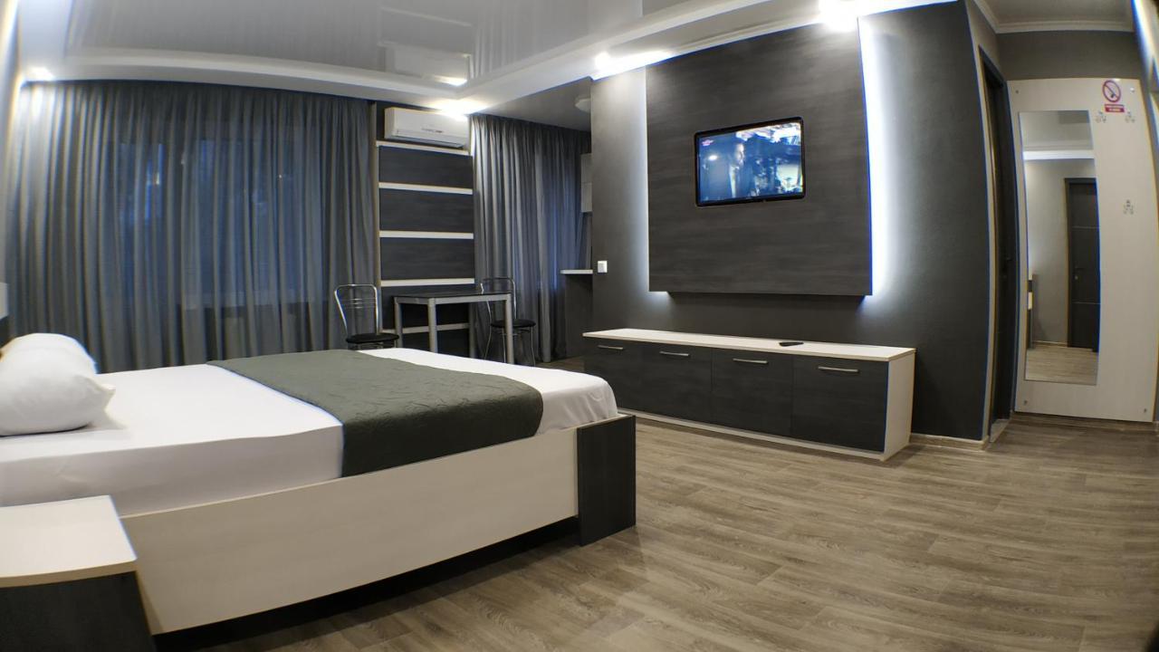 Двухкомнатный Люкс Центр Металлургов 19 Kr Apartments Krivoi Rog Exterior foto